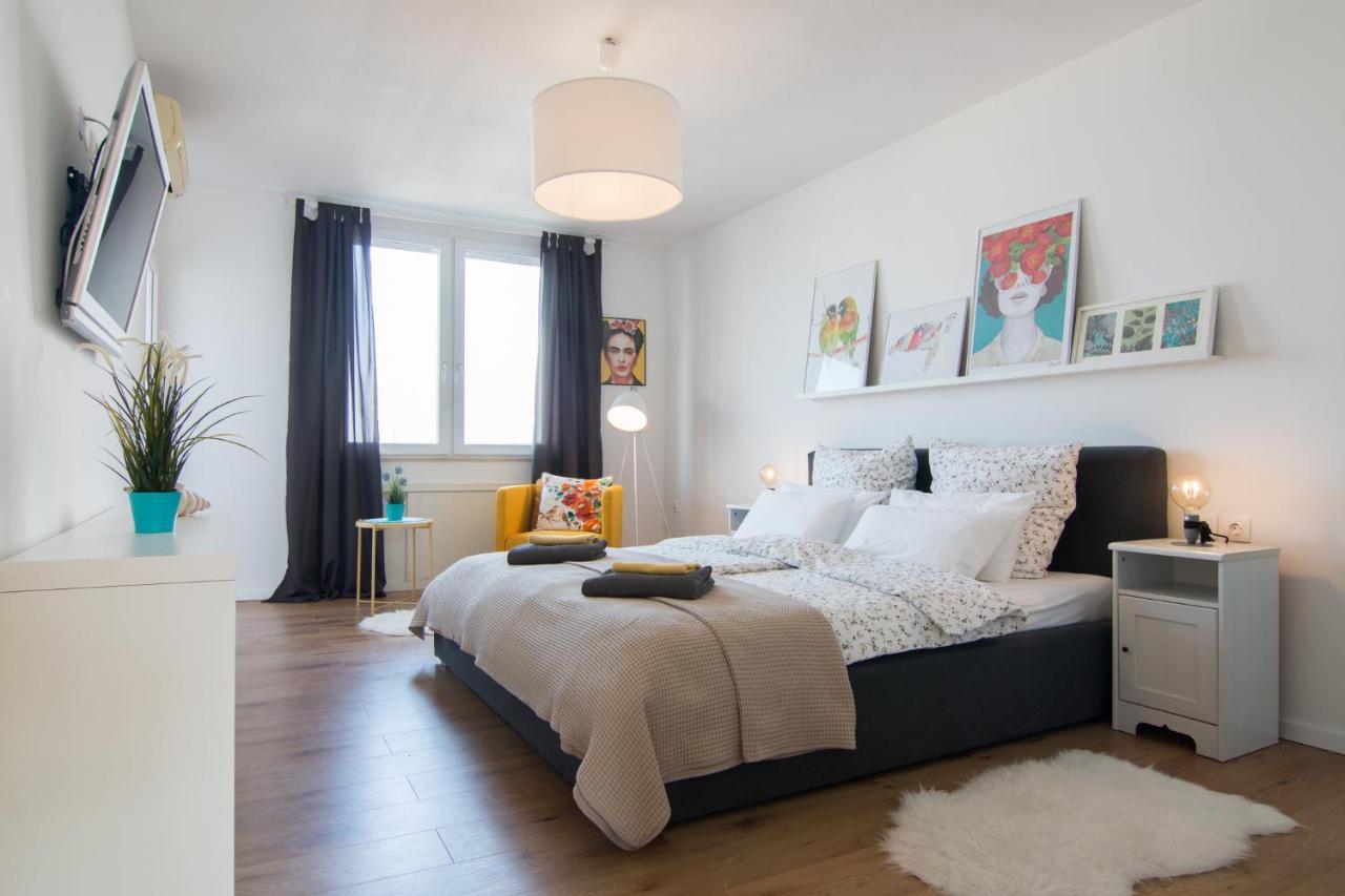 Harbour-Apartment With Sea View And Parking Spot Pula Extérieur photo