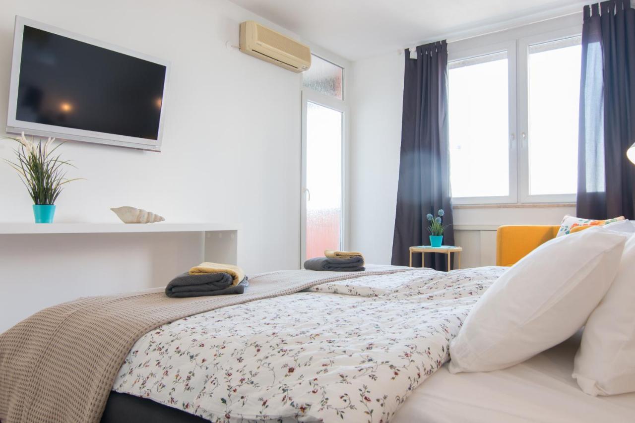 Harbour-Apartment With Sea View And Parking Spot Pula Extérieur photo